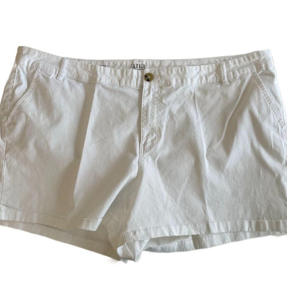 a.n.a. Women's Plus-Size 26 Mid Rise Chino Short 4.5" - WHITE